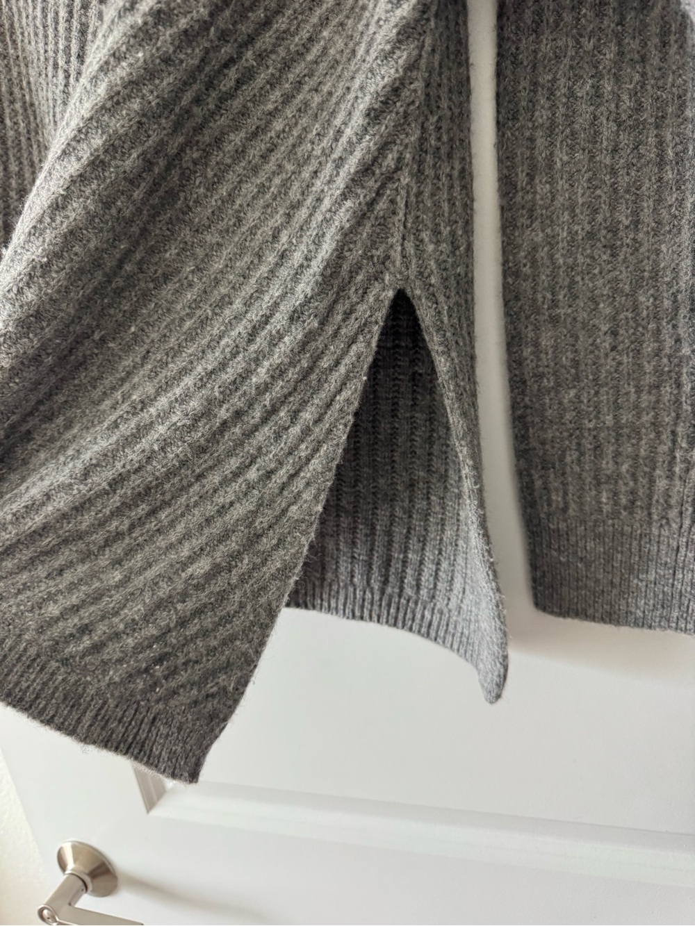 Vince Side-Slit Ribbed Wool Sweater In Gray Size M - Picture 6 of 8